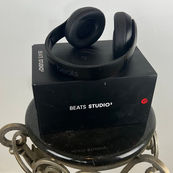 Apple Other - Beats By Dr. Dre Studio3 A1914 Matte Black Wireless Over The Ear Headpho…